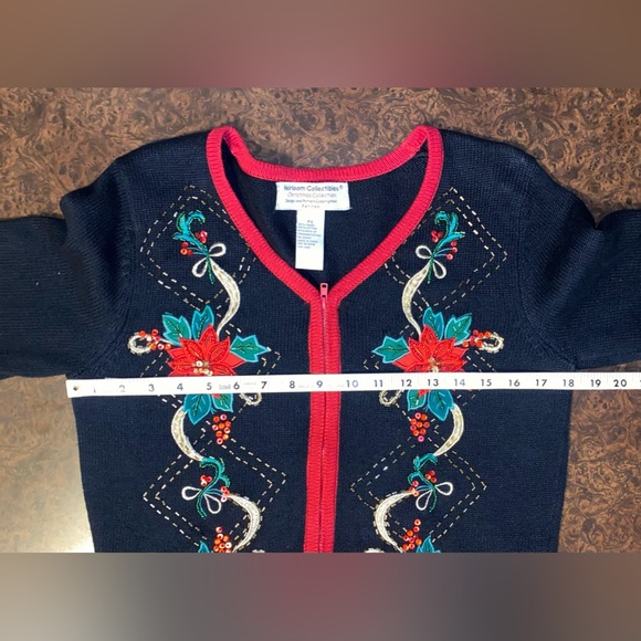 Heirloom International Christmas Collection - size small (petite) - Picture 7 of 9